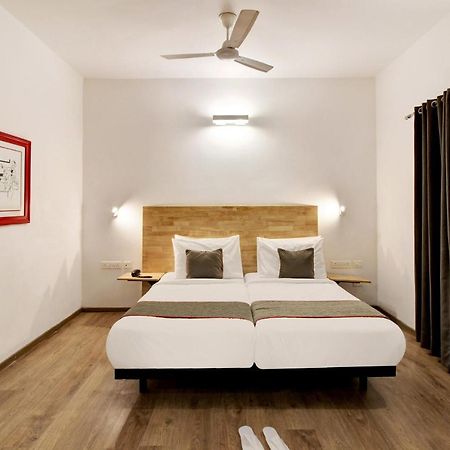 Oyo Townhouse 9 Hitech City Хидерабад Екстериор снимка