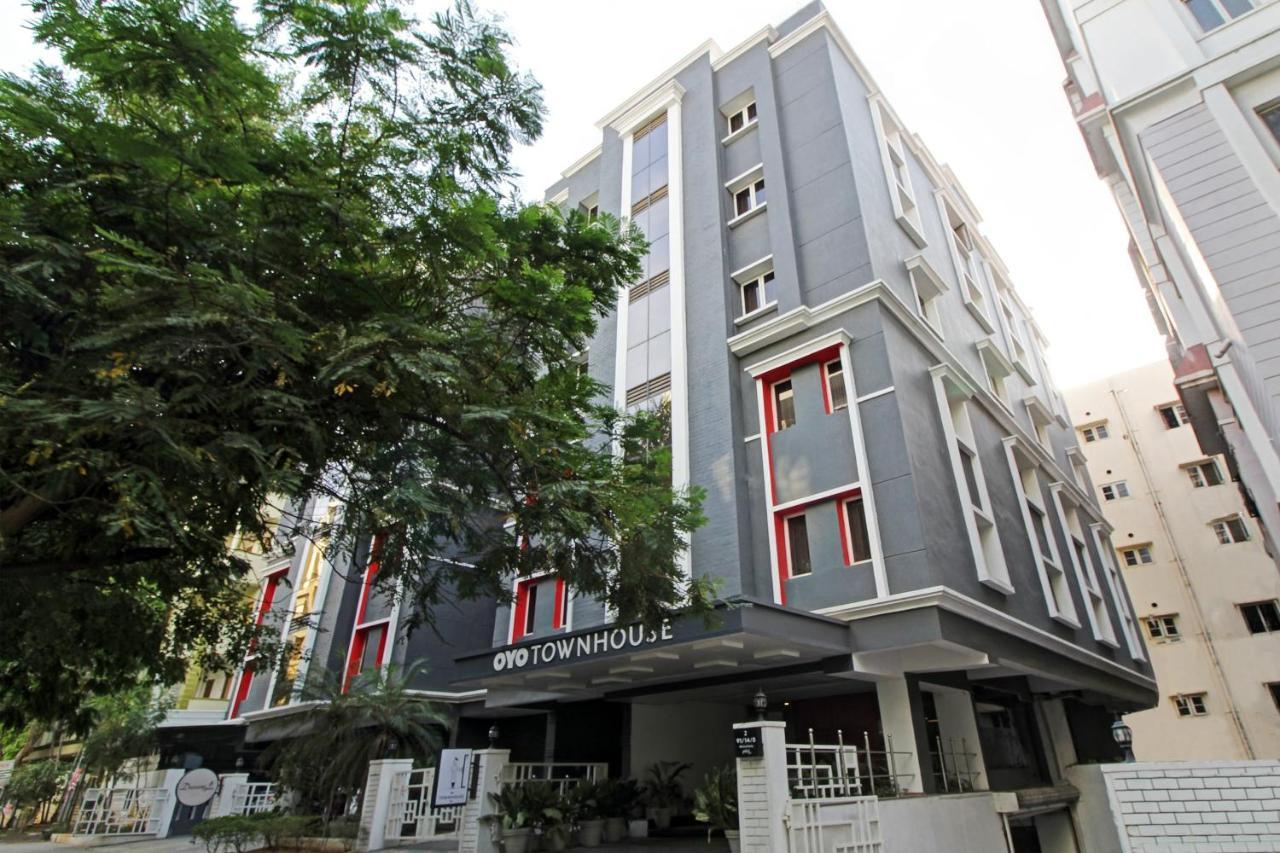 Oyo Townhouse 9 Hitech City Хидерабад Екстериор снимка