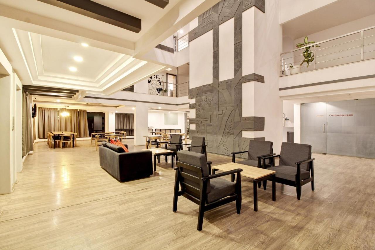 Oyo Townhouse 9 Hitech City Хидерабад Екстериор снимка