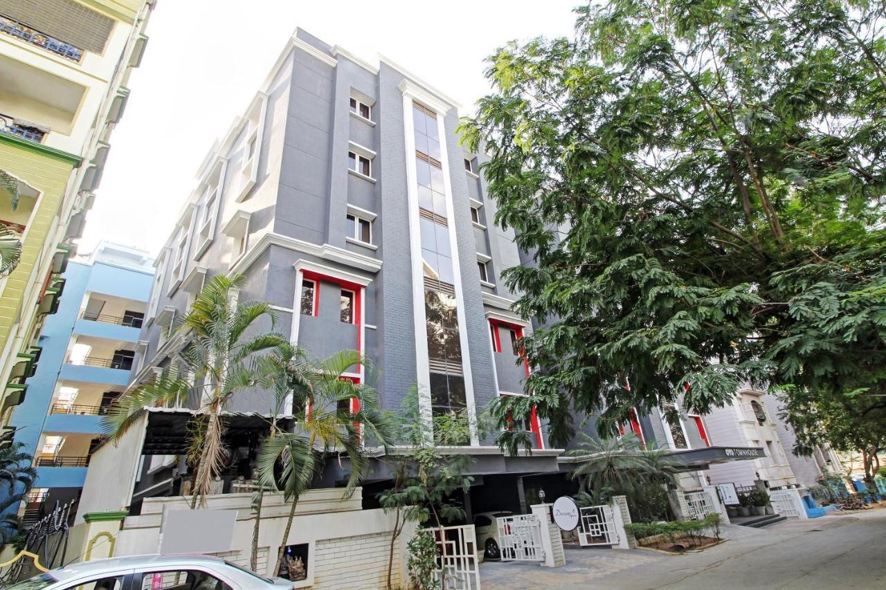 Oyo Townhouse 9 Hitech City Хидерабад Екстериор снимка