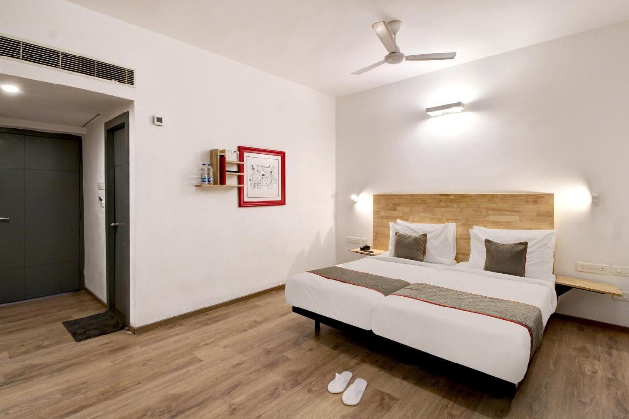 Oyo Townhouse 9 Hitech City Хидерабад Екстериор снимка