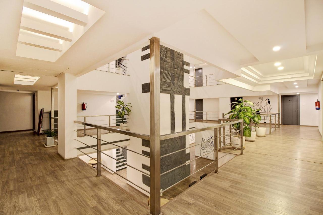 Oyo Townhouse 9 Hitech City Хидерабад Екстериор снимка
