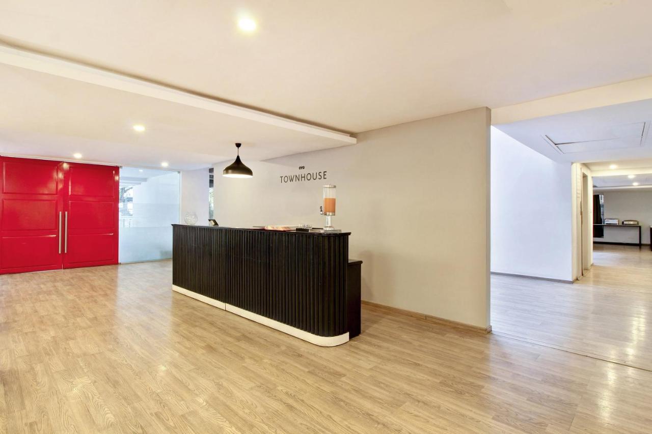 Oyo Townhouse 9 Hitech City Хидерабад Екстериор снимка