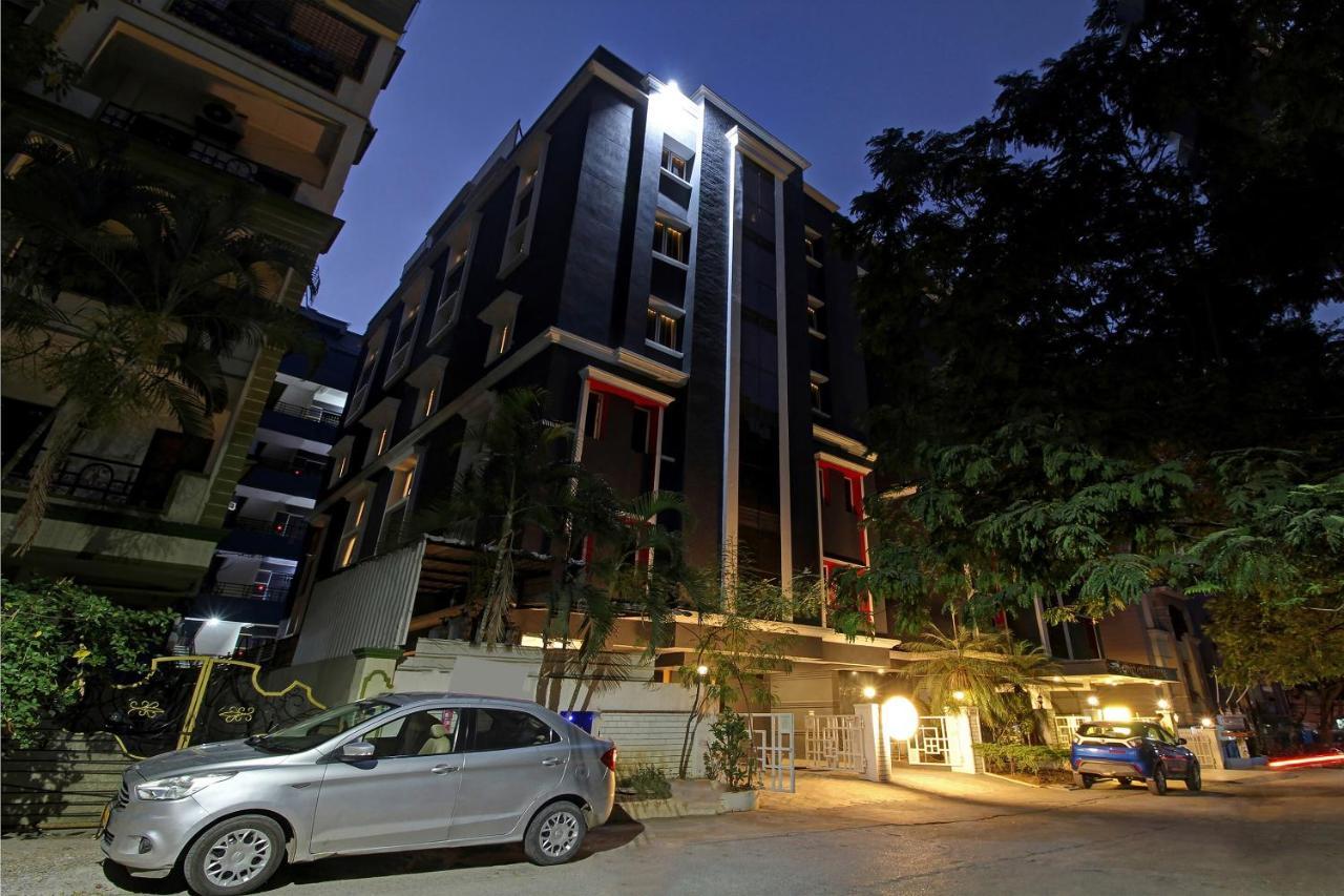 Oyo Townhouse 9 Hitech City Хидерабад Екстериор снимка